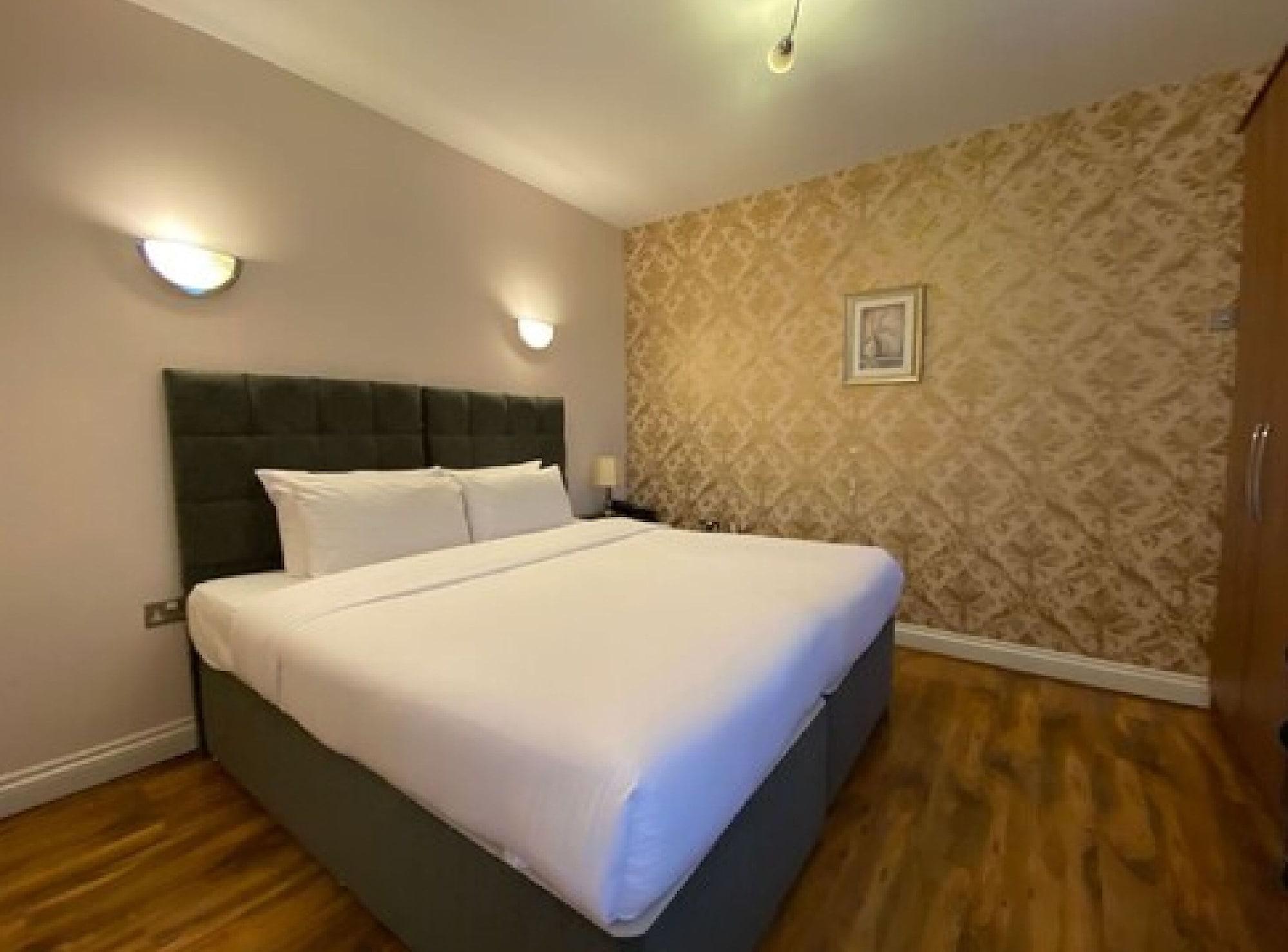 Baylis House Hotel Slough Buitenkant foto
